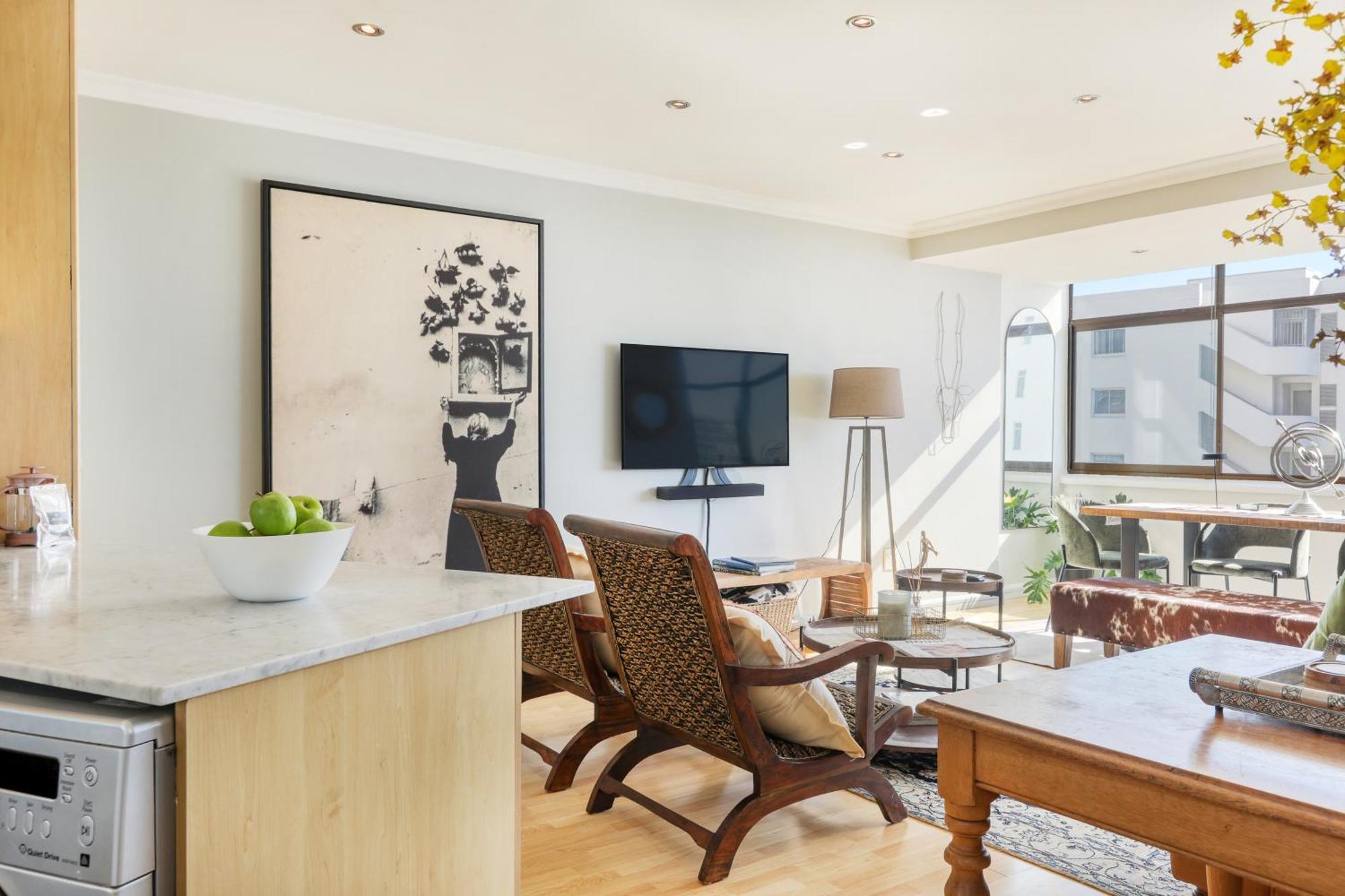 Backup-Powered Bantry Bay View 2 Bed Apartment Cape Town Bagian luar foto