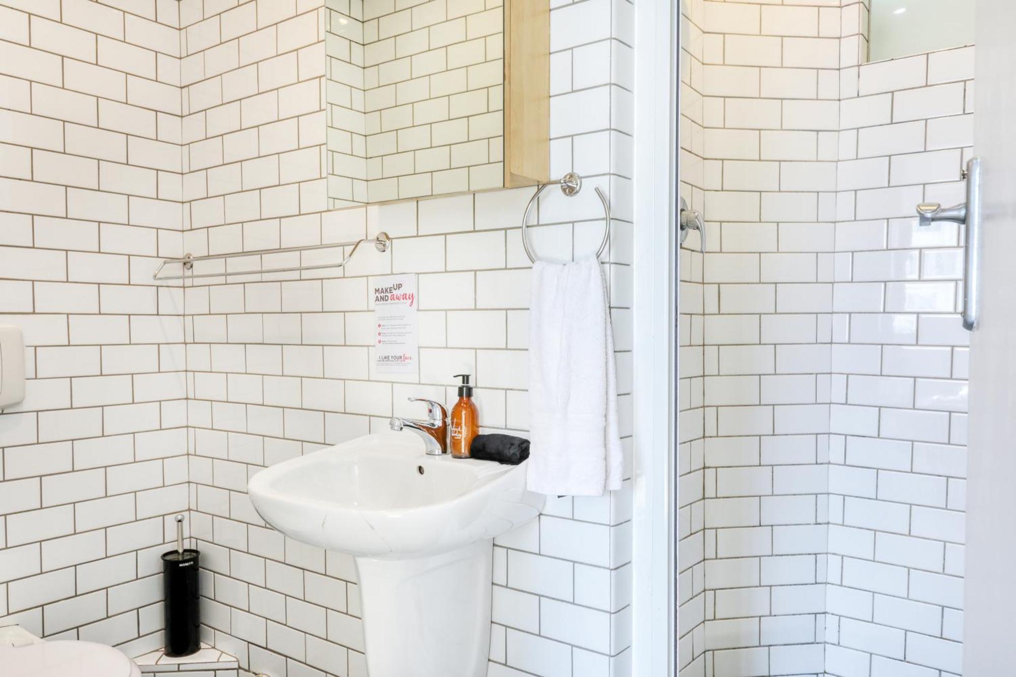 Backup-Powered Bantry Bay View 2 Bed Apartment Cape Town Bagian luar foto