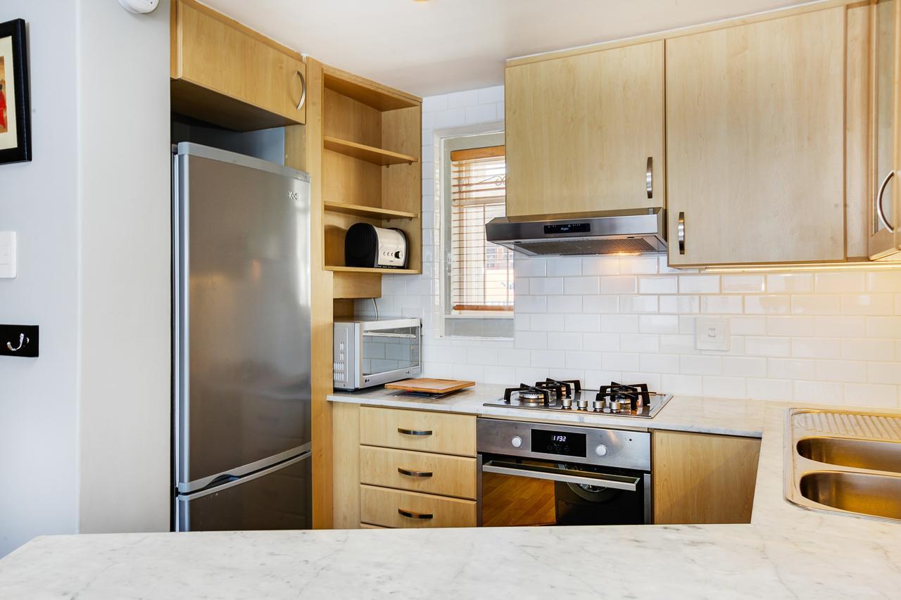 Backup-Powered Bantry Bay View 2 Bed Apartment Cape Town Bagian luar foto