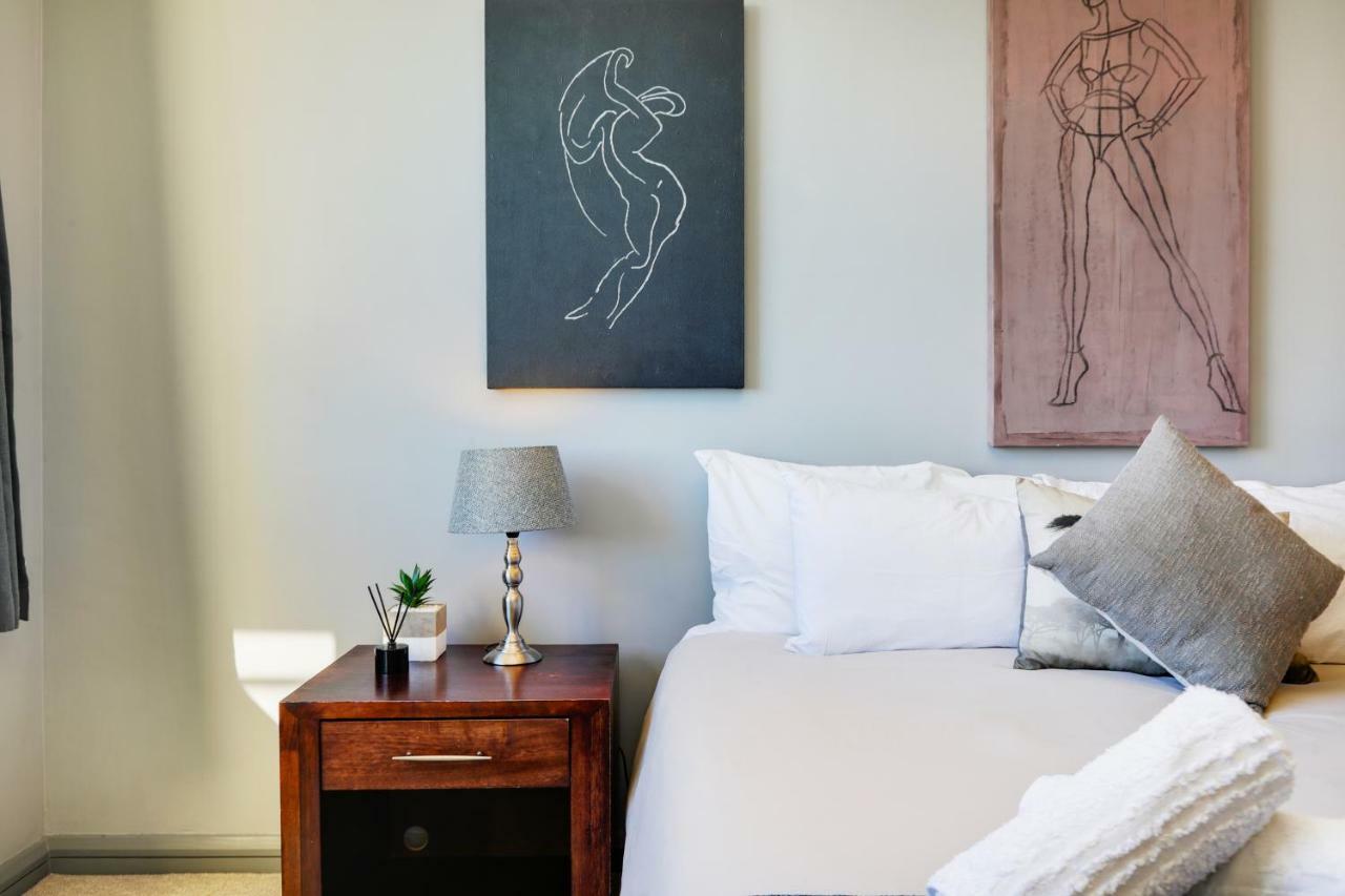 Backup-Powered Bantry Bay View 2 Bed Apartment Cape Town Bagian luar foto