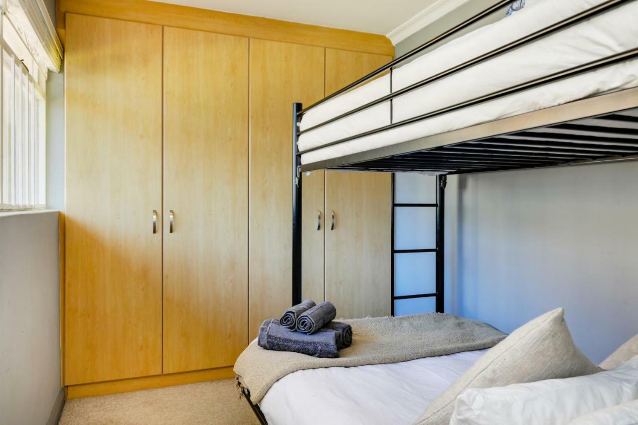 Backup-Powered Bantry Bay View 2 Bed Apartment Cape Town Bagian luar foto