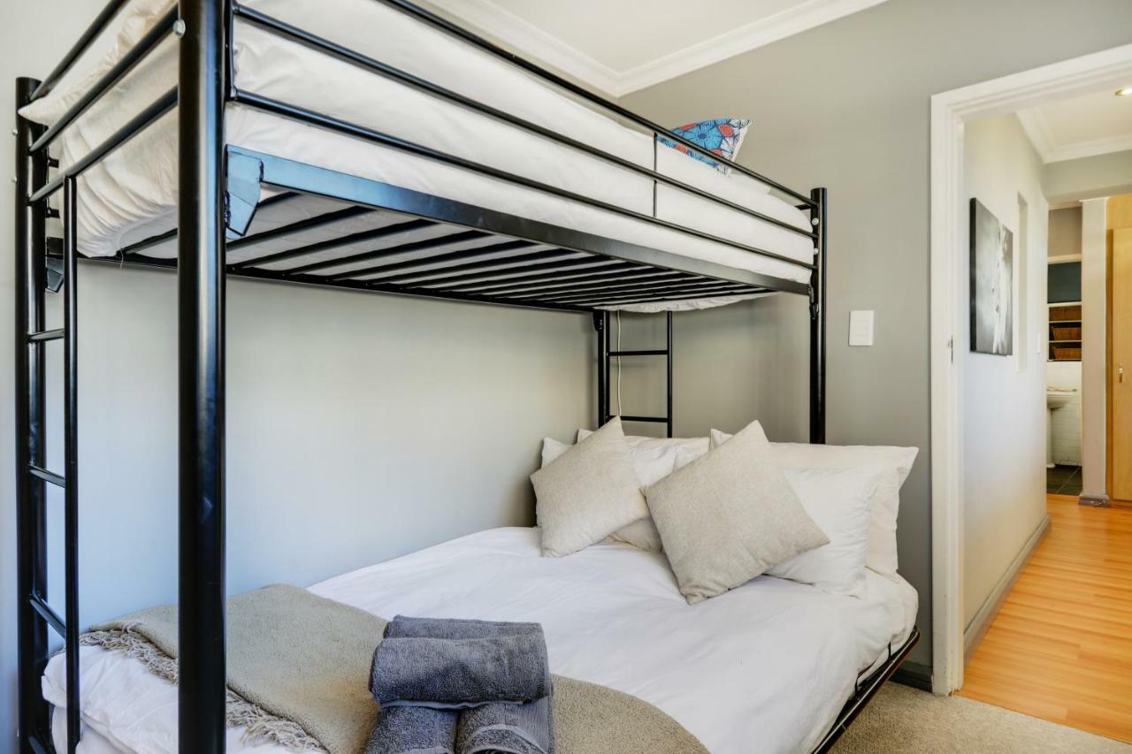 Backup-Powered Bantry Bay View 2 Bed Apartment Cape Town Bagian luar foto